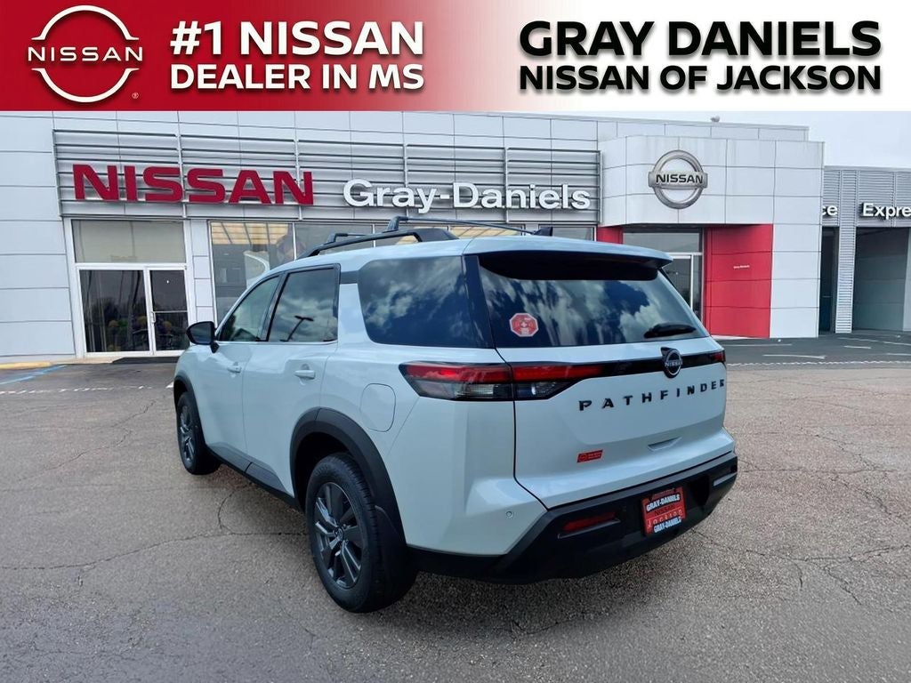 2026 Nissan Pathfinder SV