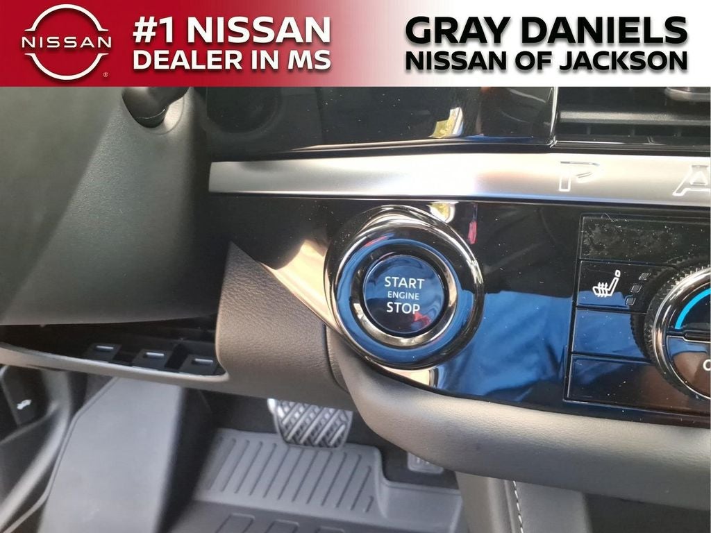 2026 Nissan Pathfinder SV