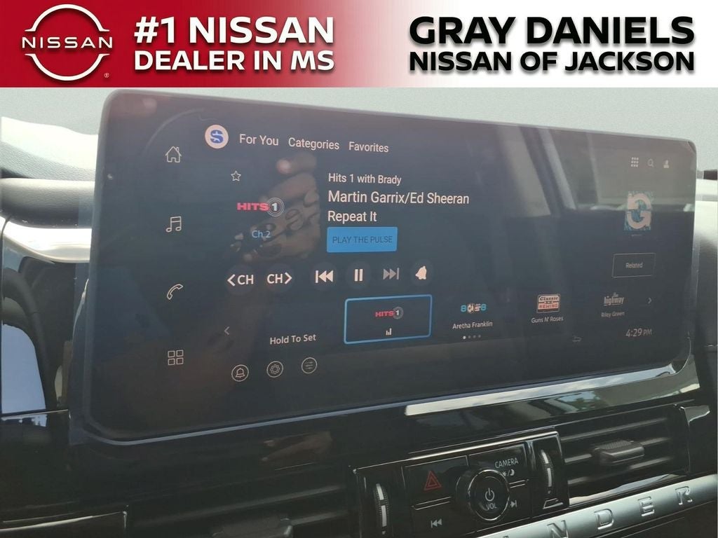 2026 Nissan Pathfinder SV
