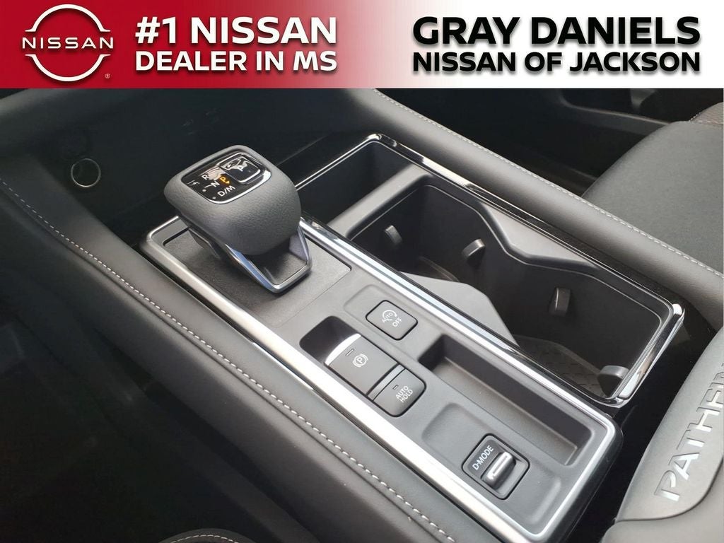2026 Nissan Pathfinder SV