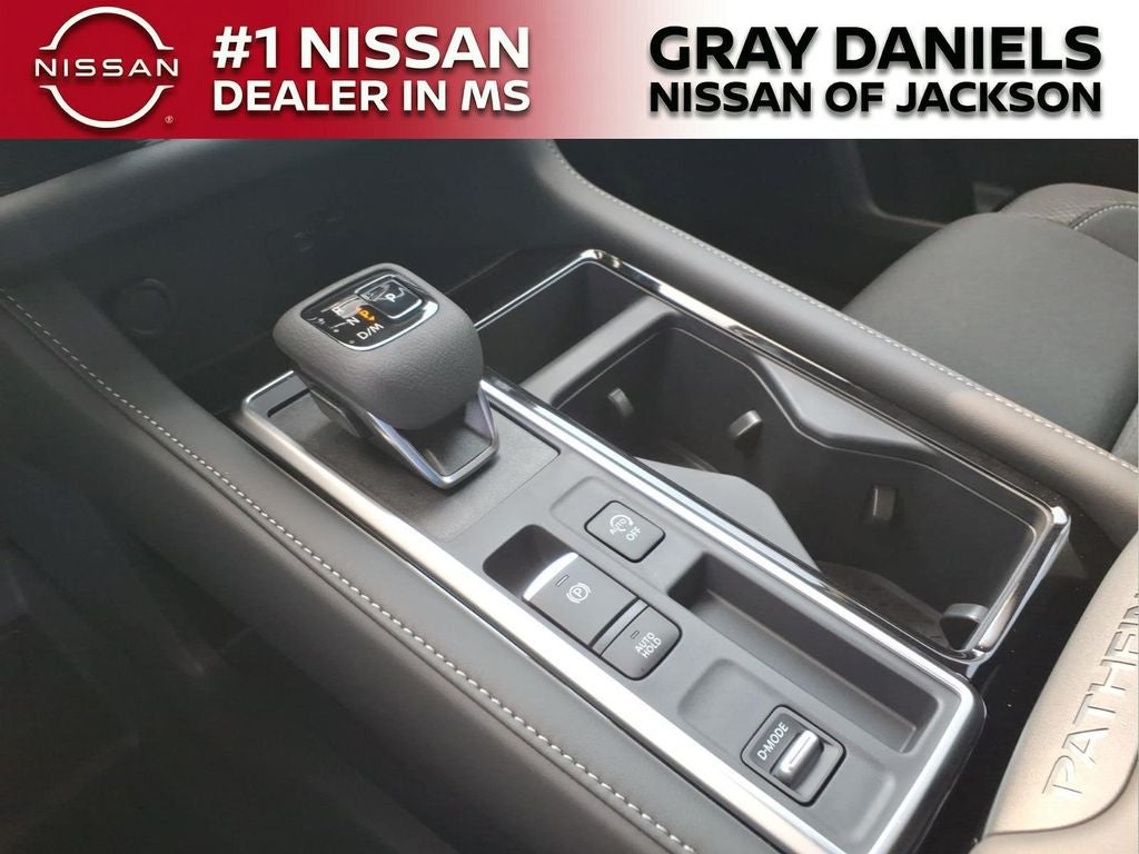 2026 Nissan Pathfinder SV