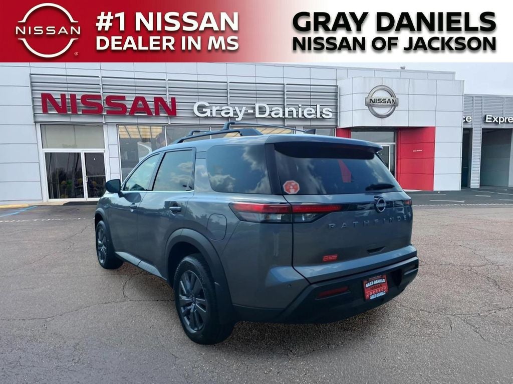 2026 Nissan Pathfinder SV