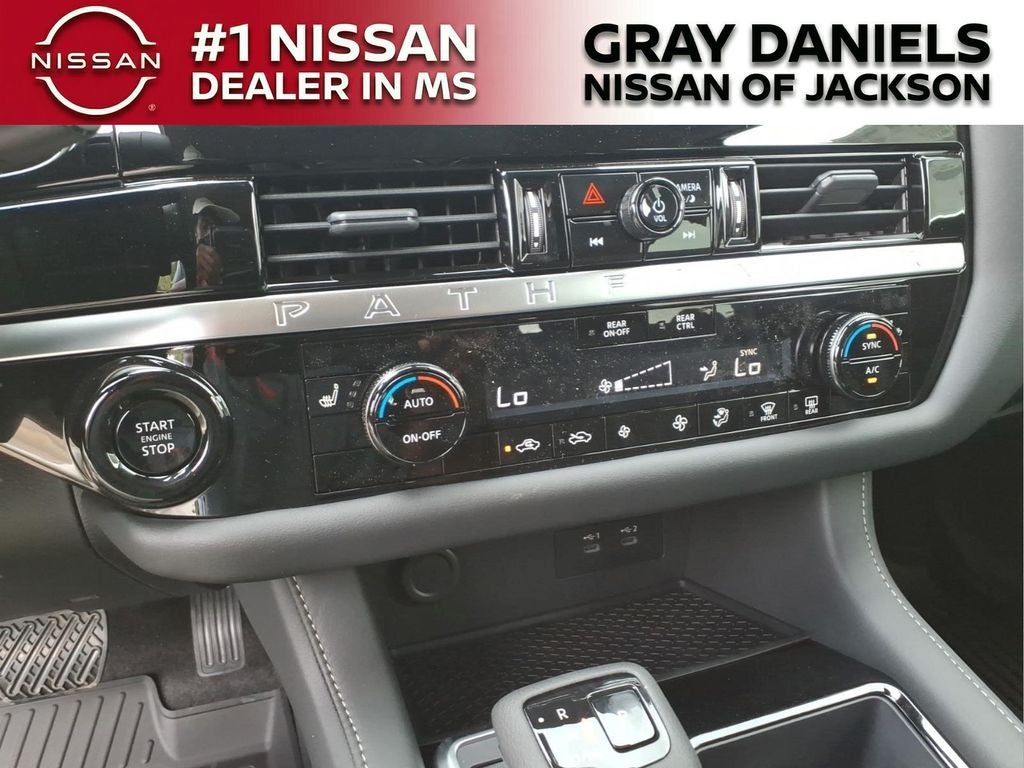 2026 Nissan Pathfinder SV