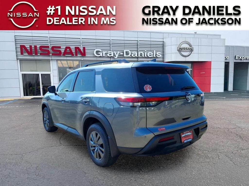 2026 Nissan Pathfinder SV
