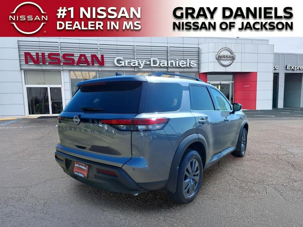 2026 Nissan Pathfinder SV