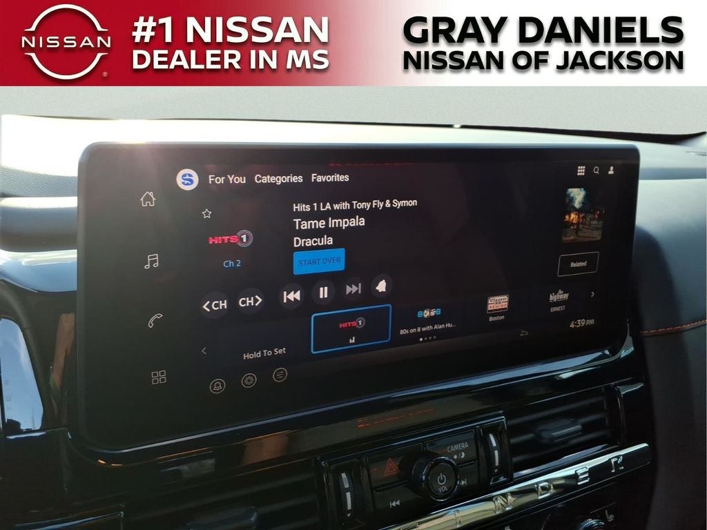 2026 Nissan Pathfinder SV