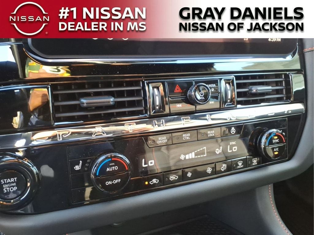 2026 Nissan Pathfinder SV