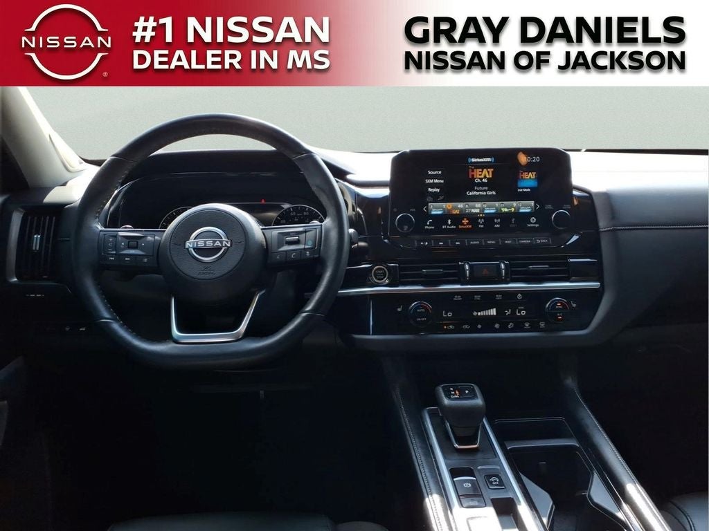 2024 Nissan Pathfinder SL