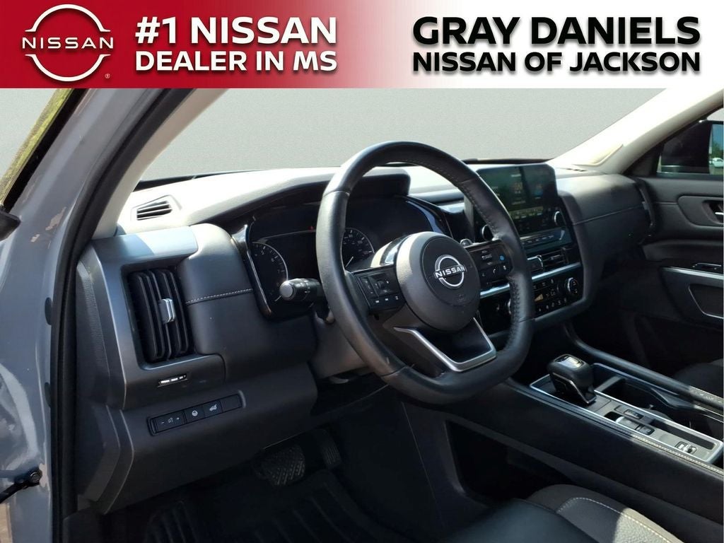 2024 Nissan Pathfinder SL