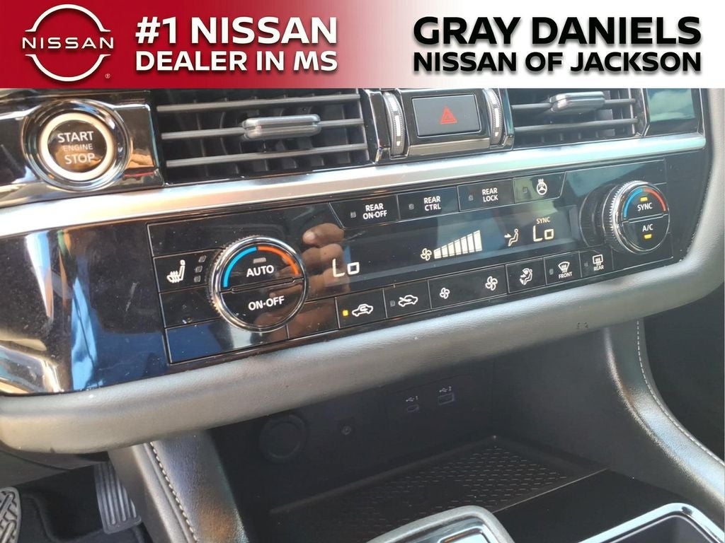 2024 Nissan Pathfinder SL