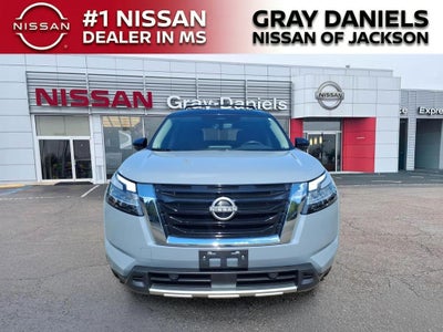 2024 Nissan Pathfinder SL