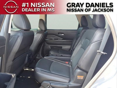 2024 Nissan Pathfinder SL