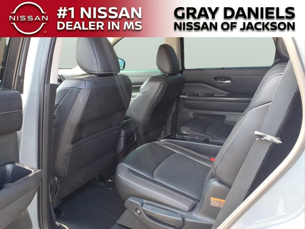 2024 Nissan Pathfinder SL