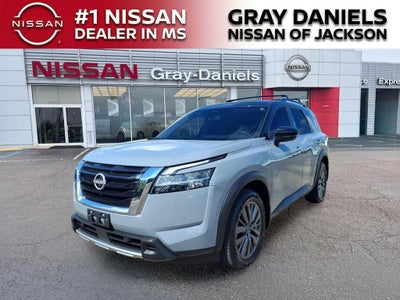 2024 Nissan Pathfinder SL