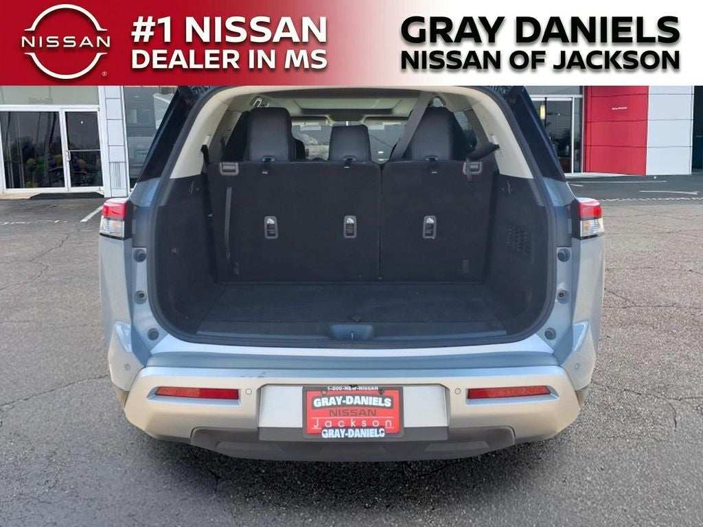 2024 Nissan Pathfinder SL