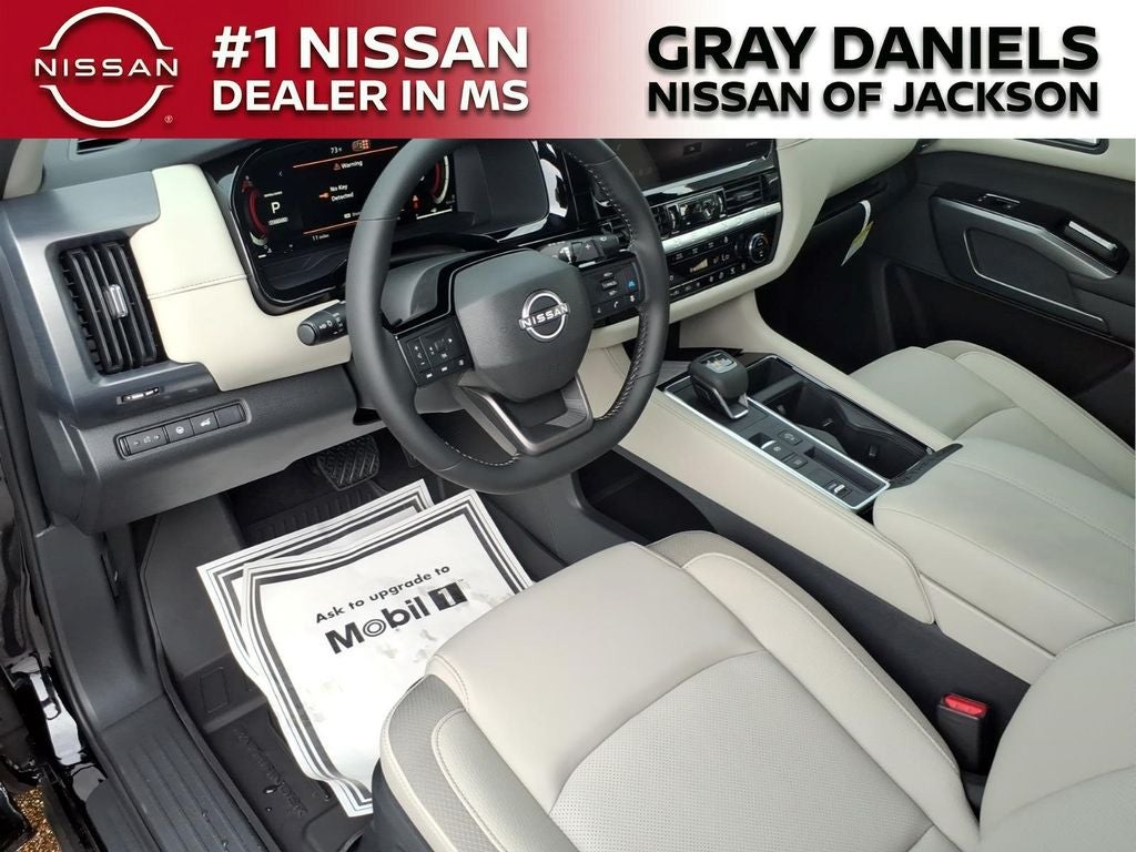 2026 Nissan Pathfinder SL