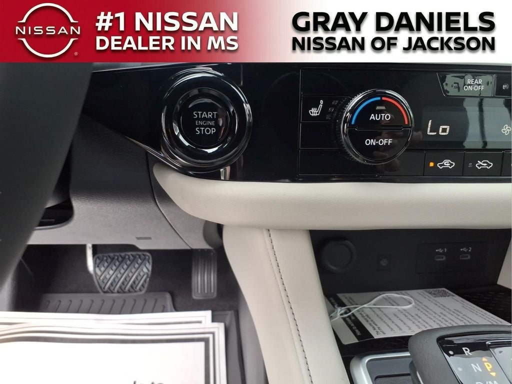 2026 Nissan Pathfinder SL