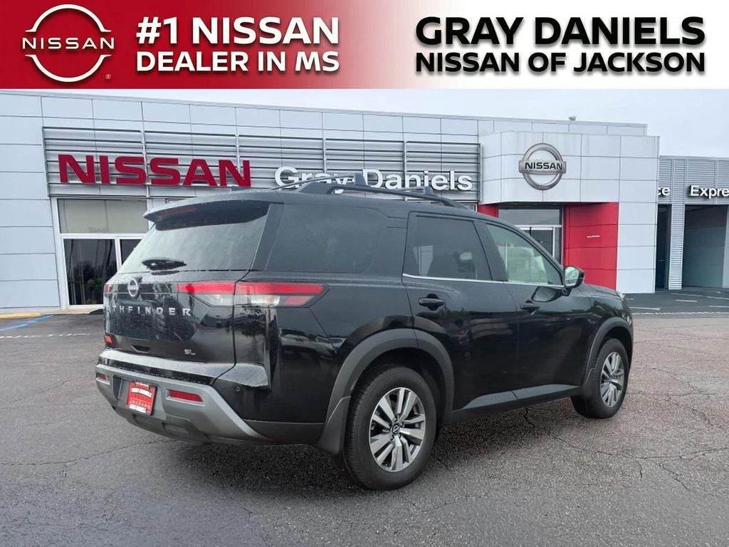 2026 Nissan Pathfinder SL