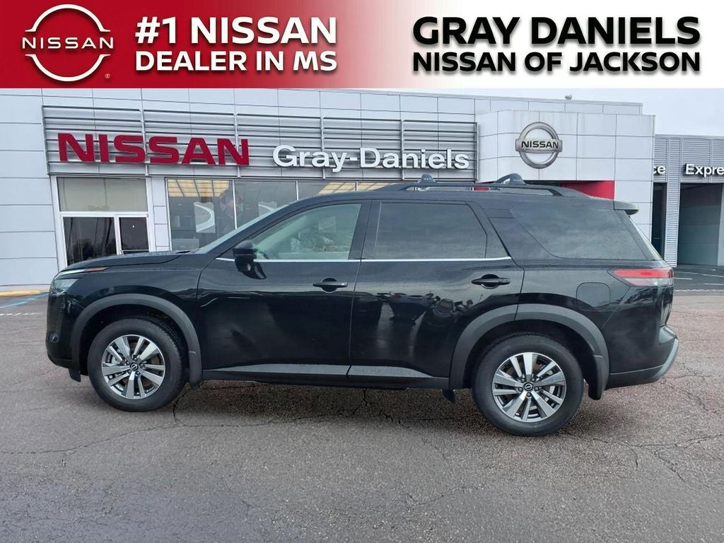 2026 Nissan Pathfinder SL