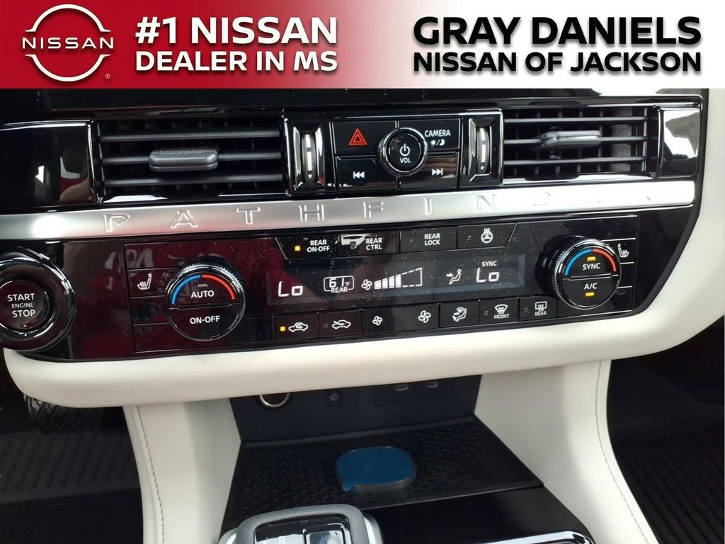 2026 Nissan Pathfinder SL