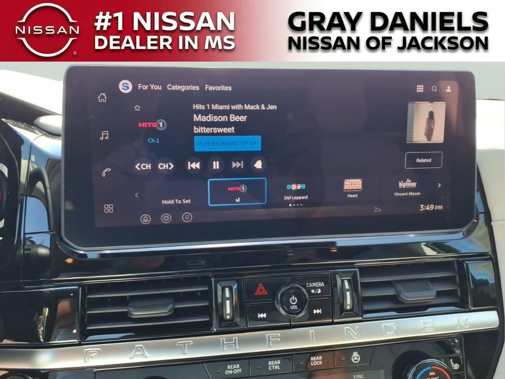 2026 Nissan Pathfinder SL