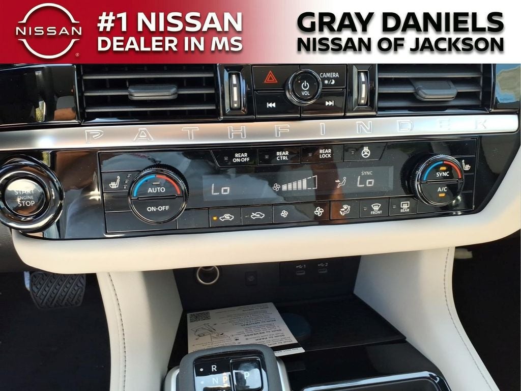 2026 Nissan Pathfinder SL