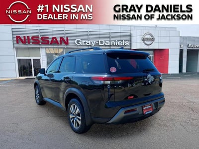 2026 Nissan Pathfinder SL