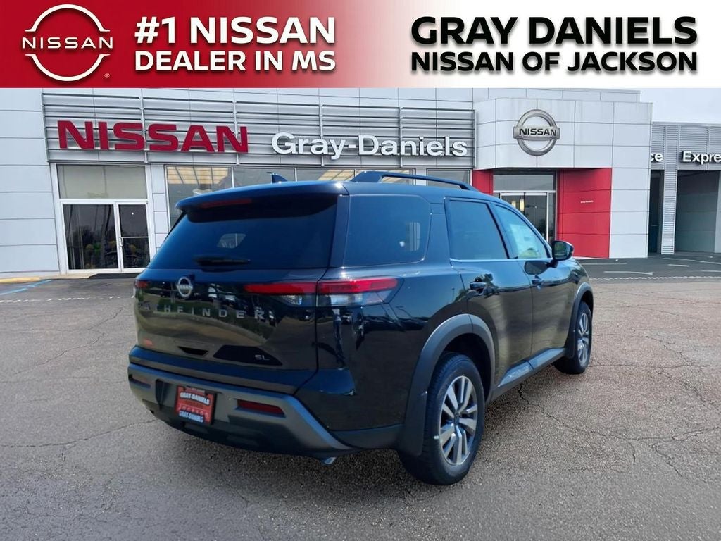 2026 Nissan Pathfinder SL