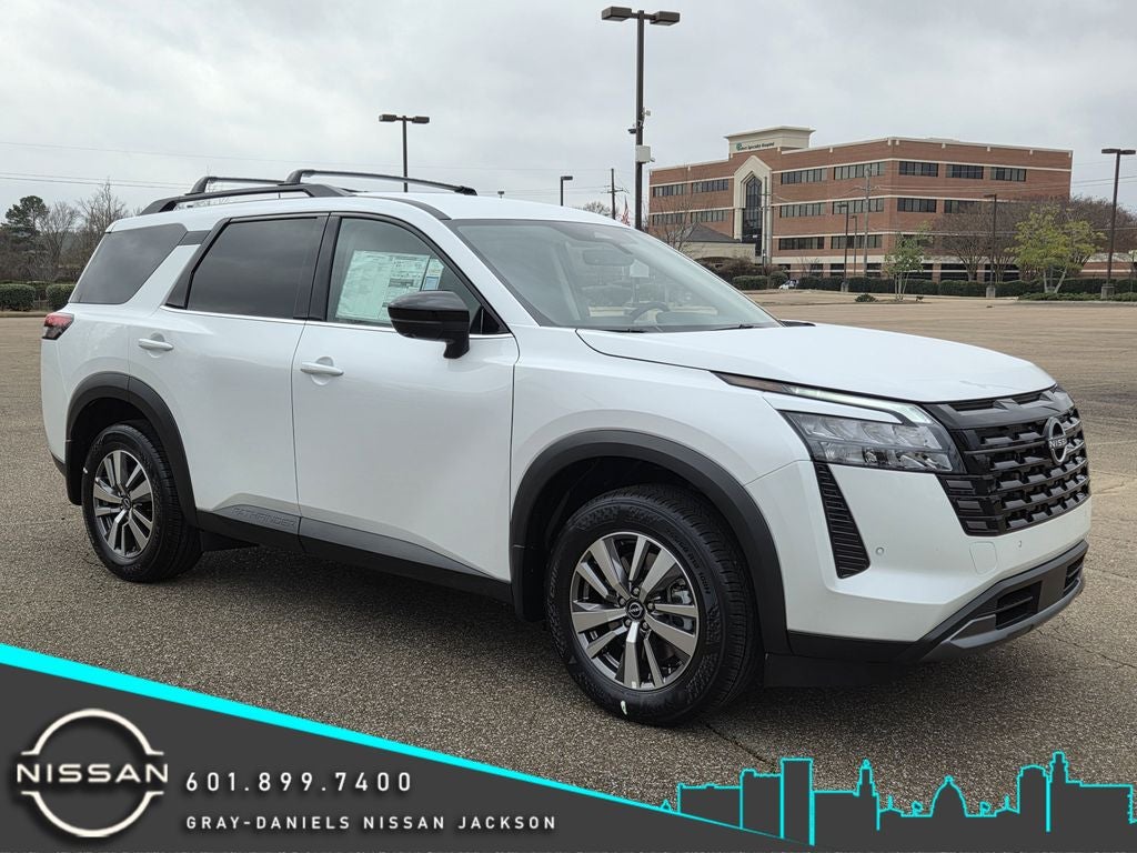 2026 Nissan Pathfinder SL