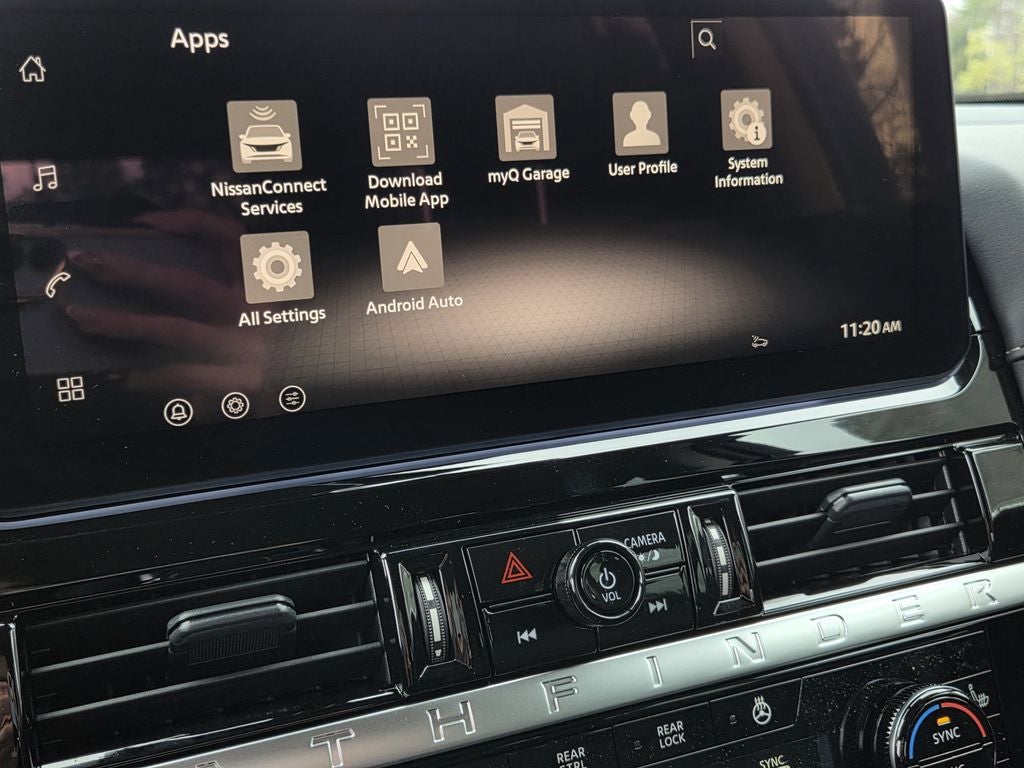 2026 Nissan Pathfinder SL