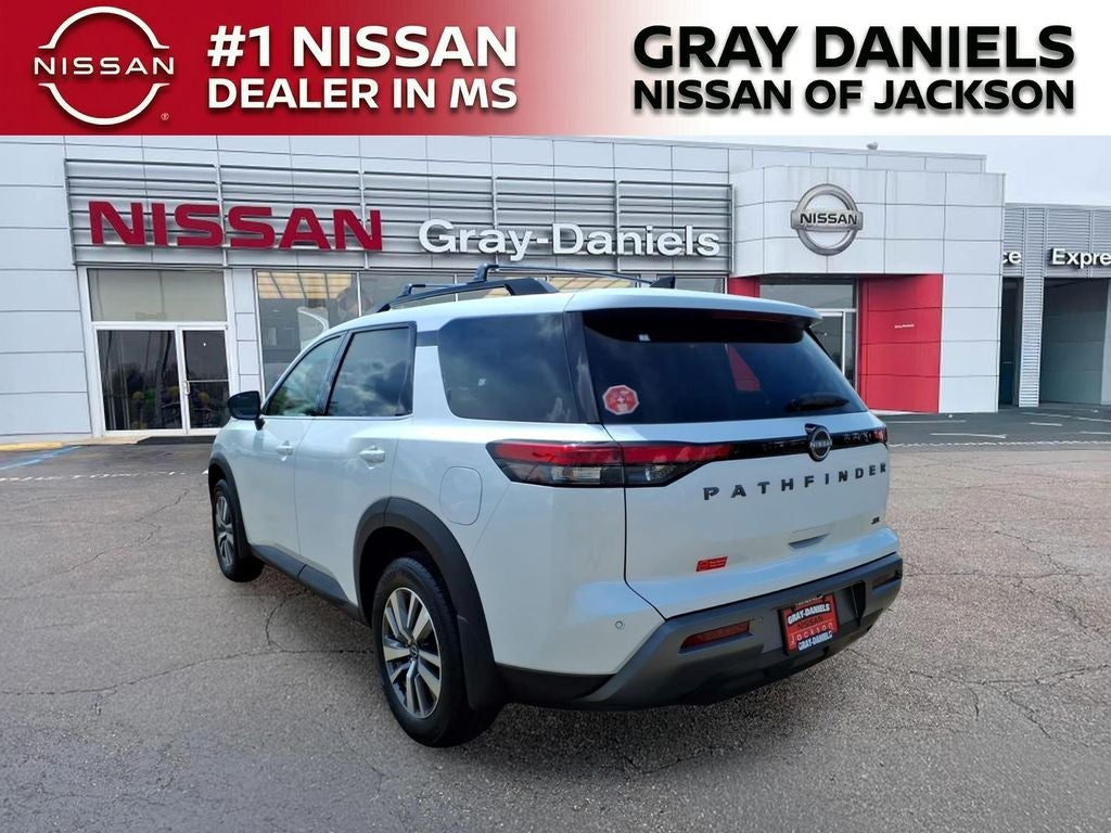 2026 Nissan Pathfinder SL