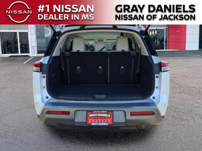 2026 Nissan Pathfinder SL