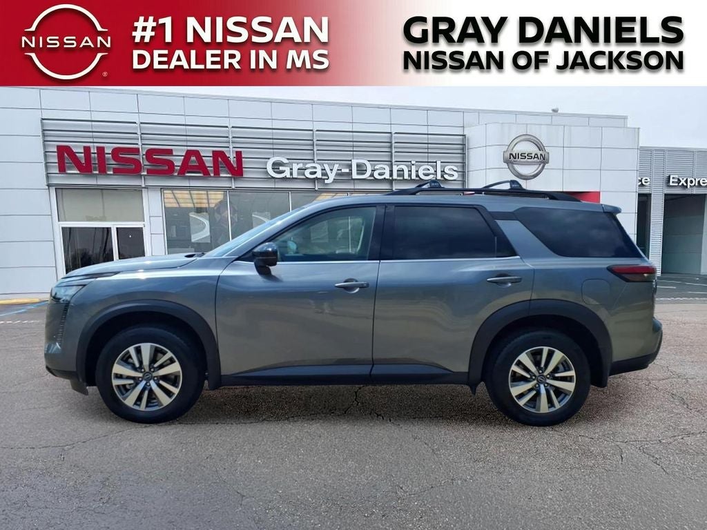 2026 Nissan Pathfinder SL