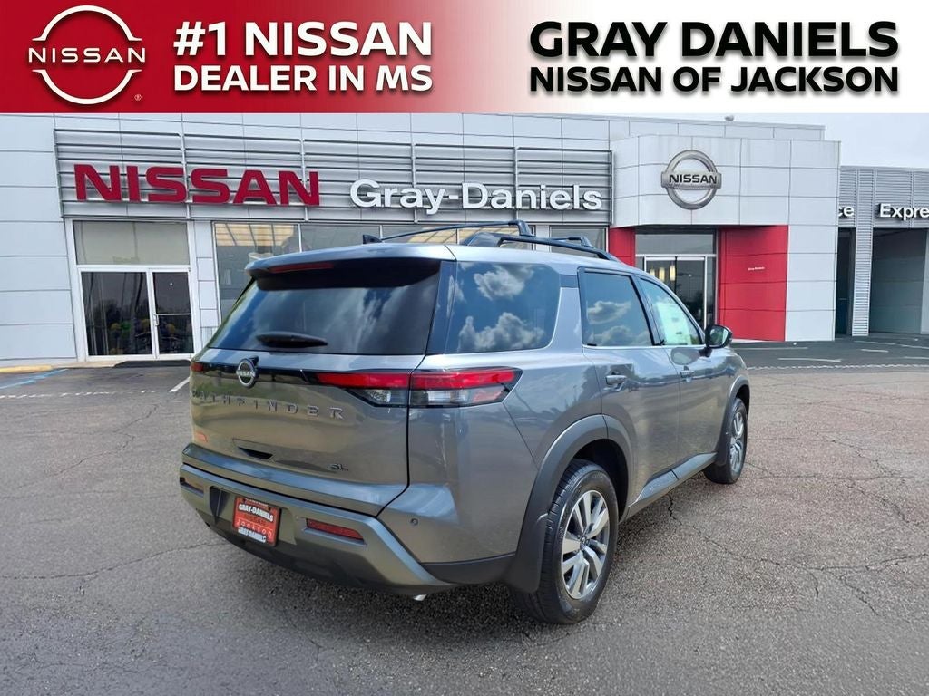 2026 Nissan Pathfinder SL