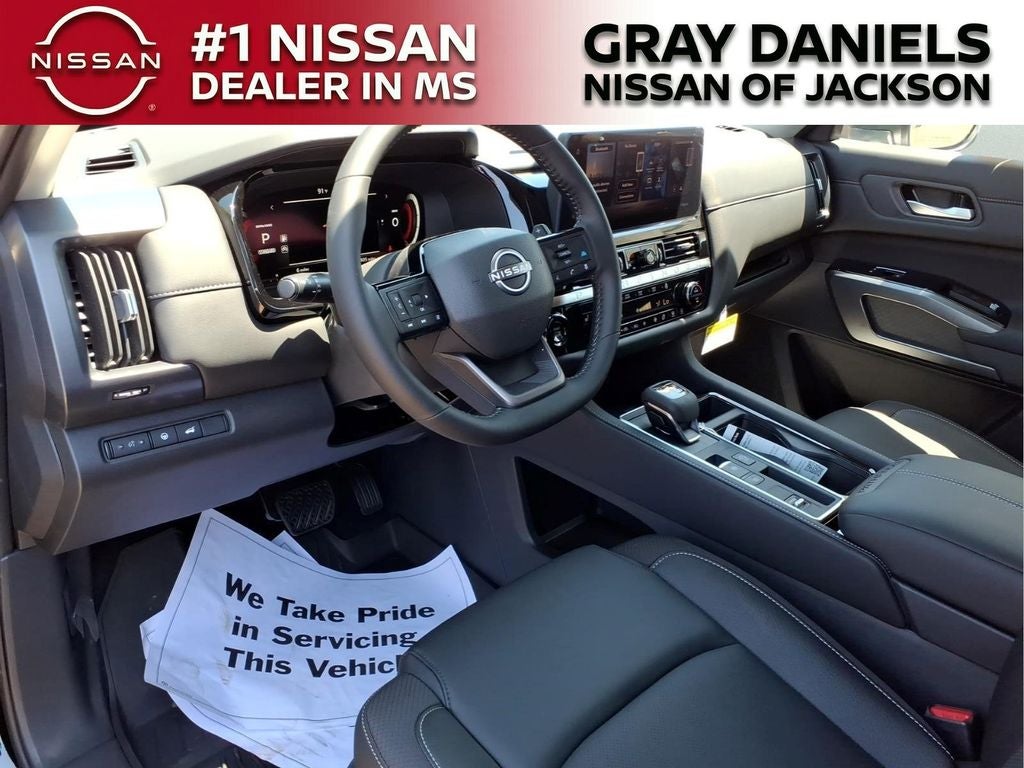 2026 Nissan Pathfinder SL