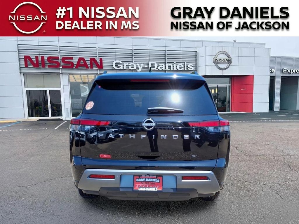 2026 Nissan Pathfinder SL