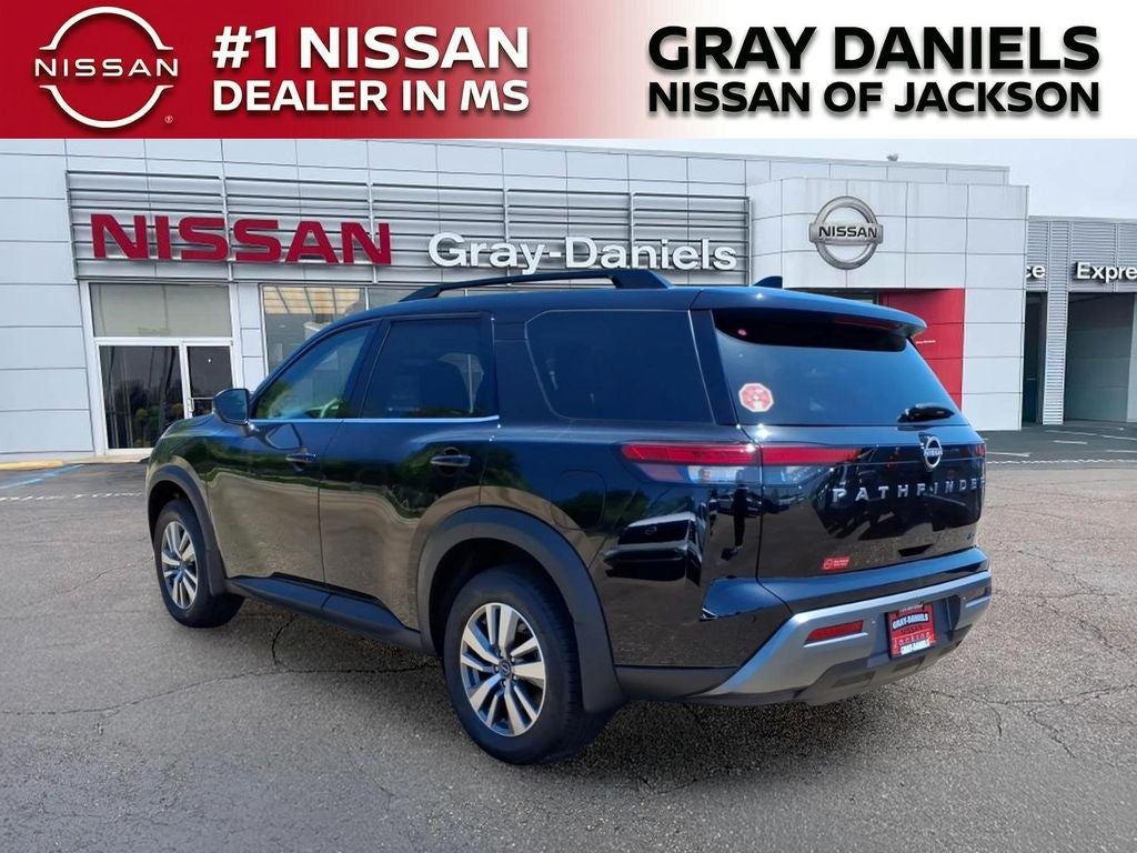 2026 Nissan Pathfinder SL