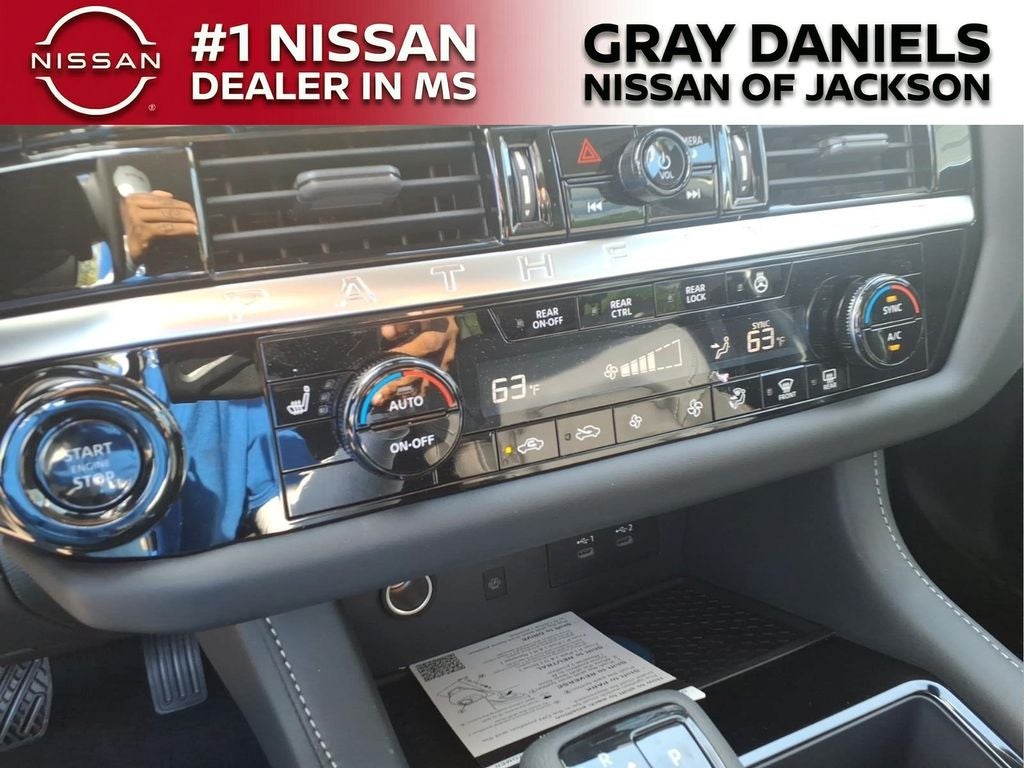 2026 Nissan Pathfinder SL