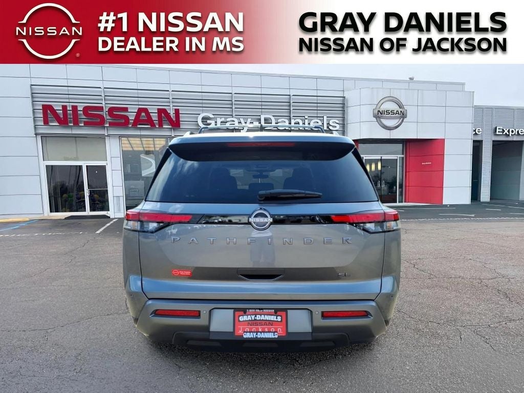 2026 Nissan Pathfinder SL