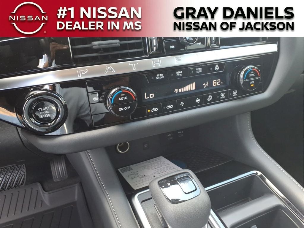 2026 Nissan Pathfinder SL