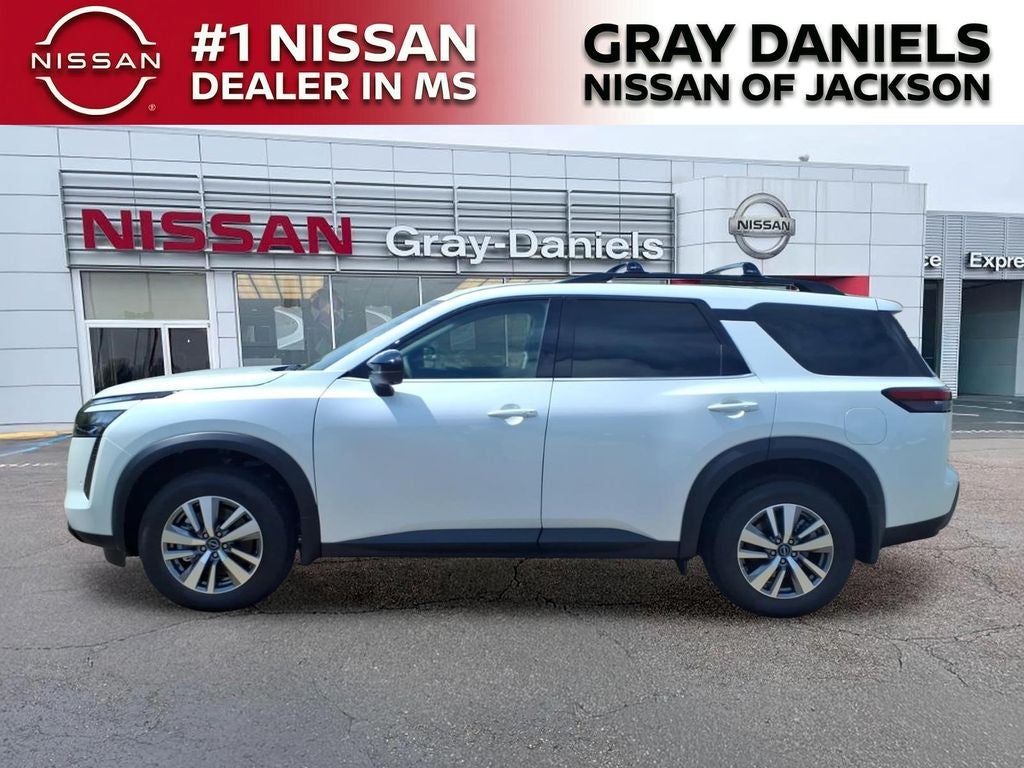 2026 Nissan Pathfinder SL