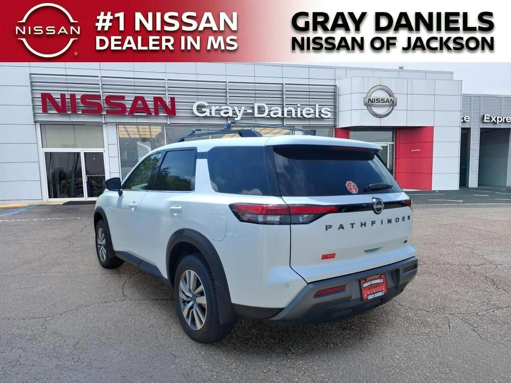 2026 Nissan Pathfinder SL
