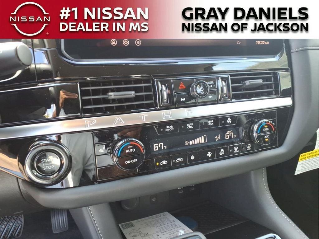 2026 Nissan Pathfinder SL