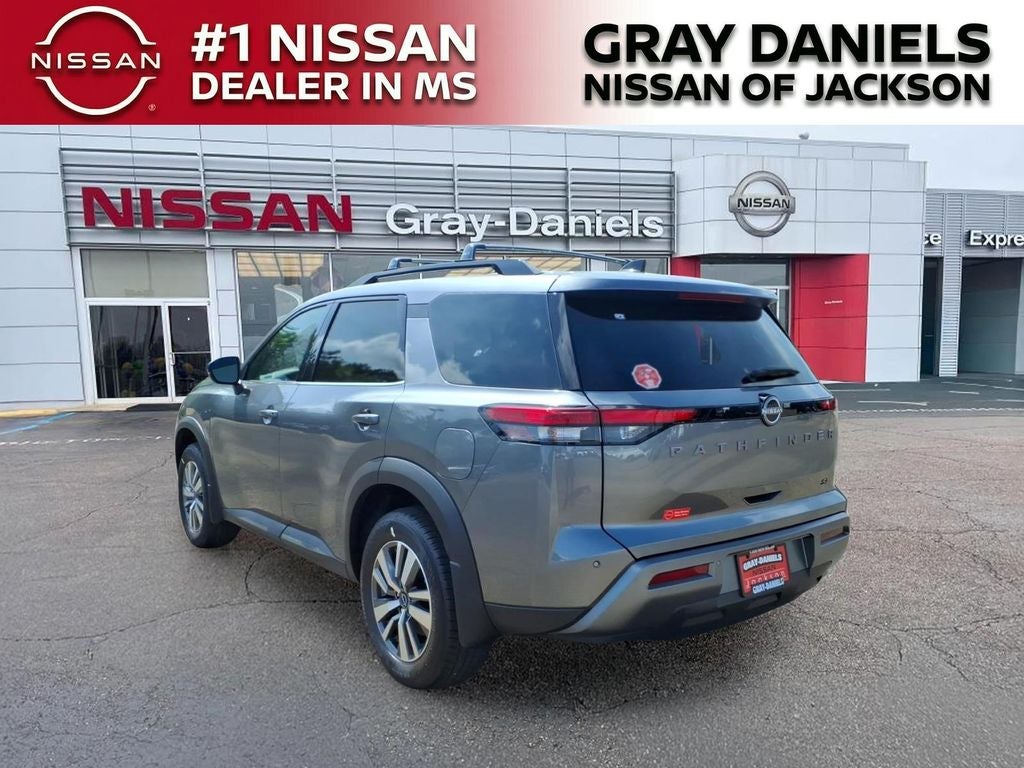 2026 Nissan Pathfinder SL