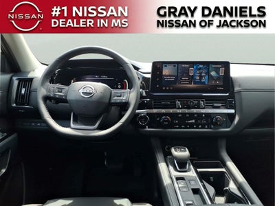2026 Nissan Pathfinder SL