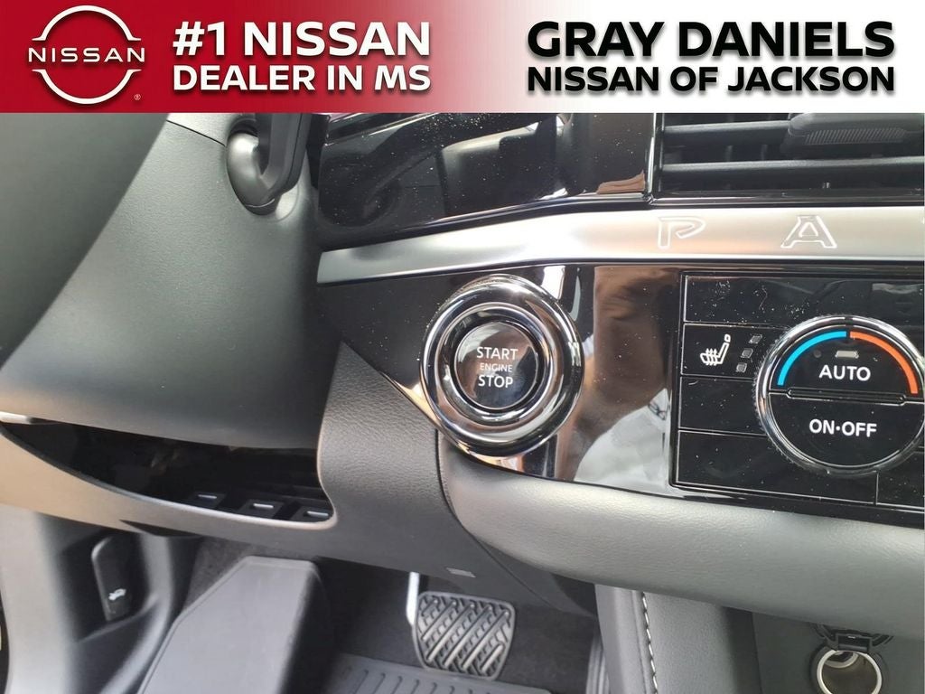 2026 Nissan Pathfinder SL