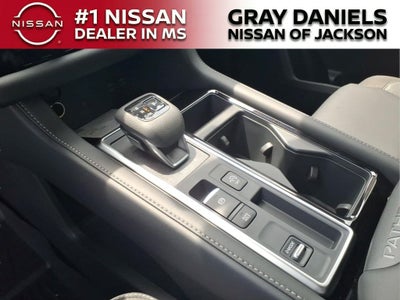 2026 Nissan Pathfinder SL