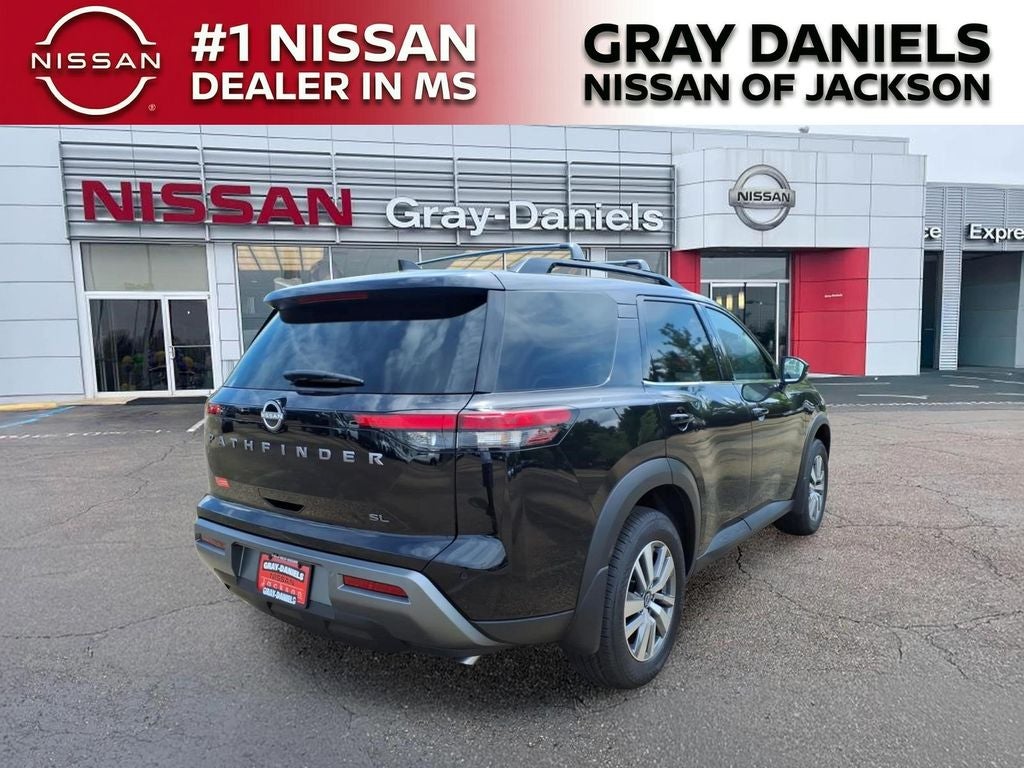 2026 Nissan Pathfinder SL
