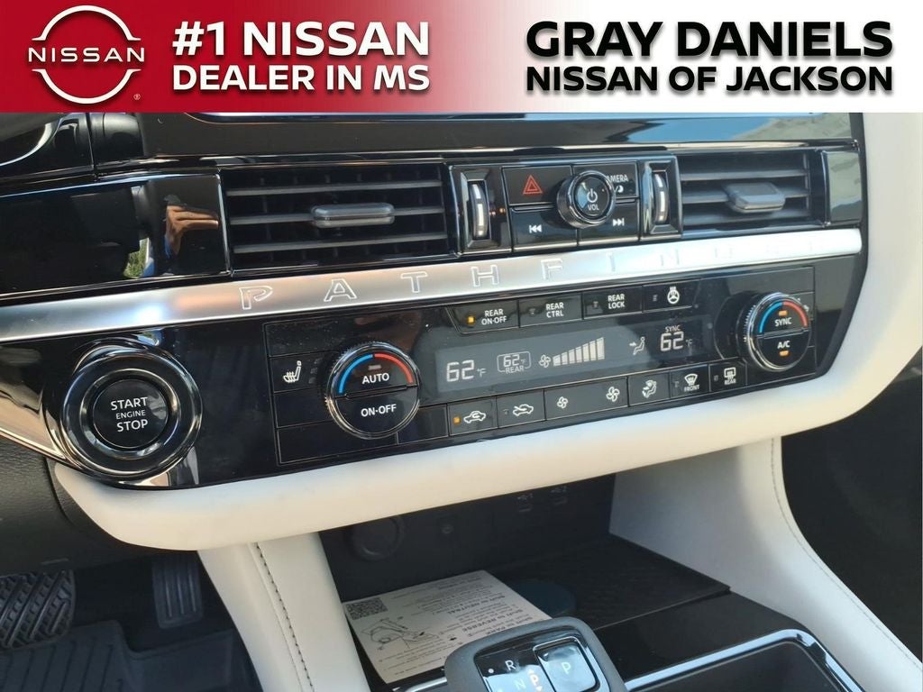 2026 Nissan Pathfinder SL