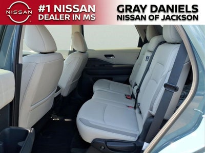 2026 Nissan Pathfinder SL